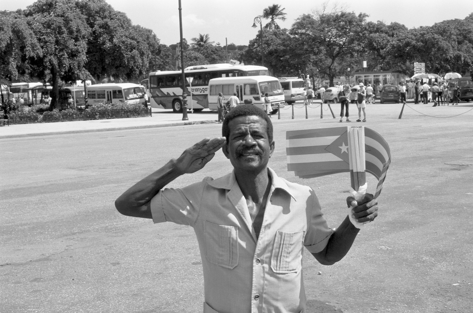 La Habana. Selling flags
